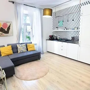 https://golden-apartments-bl8.krakowhotelspoland.com